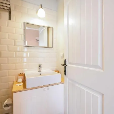 ベッド・アンド・ブレックファスト Mono Life