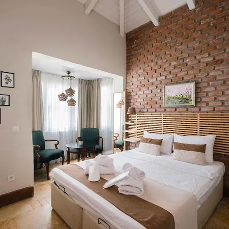 ベッド・アンド・ブレックファスト Mono Life 3*