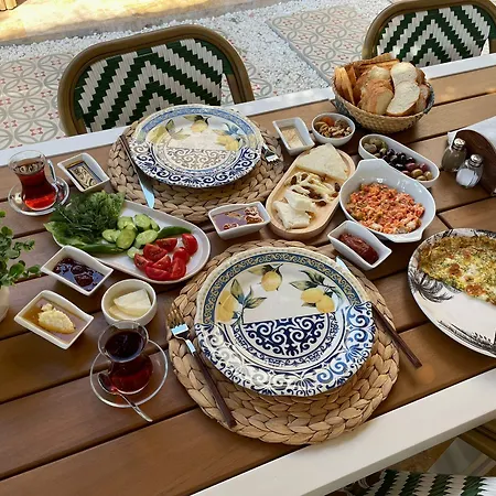 Mono Life ベッド・アンド・ブレックファスト 3*