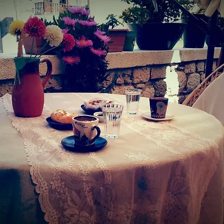 Bed & Breakfast Mono Life