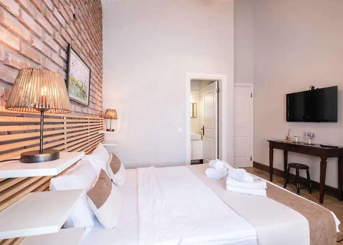 Oda ve Kahvaltı Mono Life 3*